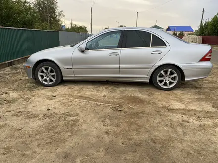 Mercedes-Benz C 230 2003 года за 3 300 000 тг. в Атырау – фото 3