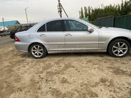 Mercedes-Benz C 230 2003 года за 3 300 000 тг. в Атырау – фото 5