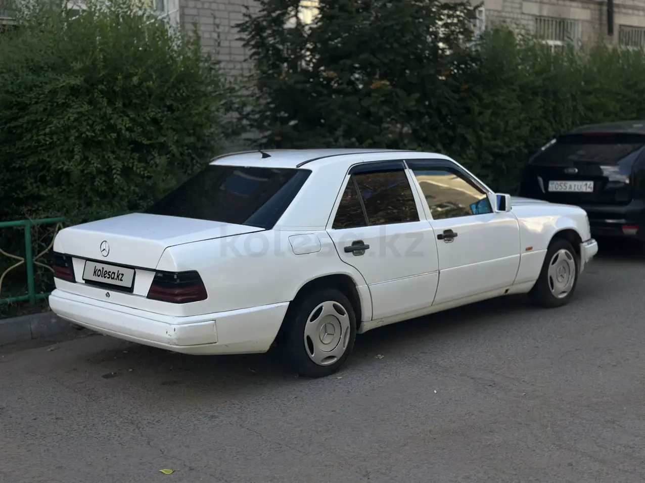 Mercedes-Benz E-Class, 1985