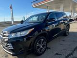 Toyota Highlander 2019 годаүшін17 300 000 тг. в Семей – фото 3