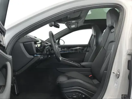 Porsche Panamera GTS 2025 года за 129 000 000 тг. в Алматы – фото 24