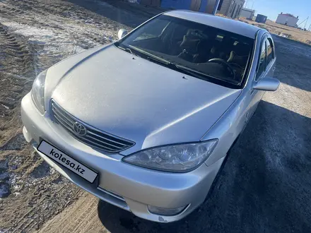 Toyota Camry 2005 года за 5 350 000 тг. в Актобе – фото 8