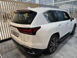 Lexus LX 600 Luxury+ 2025 года за 90 890 000 тг. в Атырау – фото 4