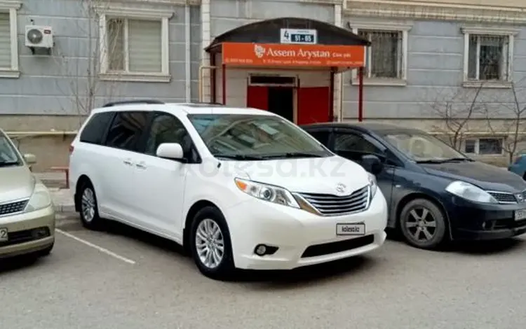 Toyota Sienna 2014 года за 9 000 000 тг. в Актау