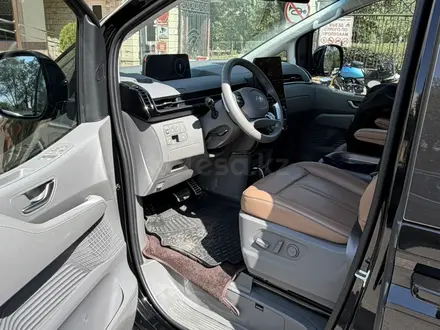 Hyundai Staria 2024 года за 24 500 000 тг. в Алматы – фото 10