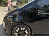 Hyundai Staria 2024 годаүшін24 500 000 тг. в Алматы – фото 4