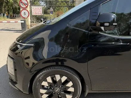 Hyundai Staria 2024 года за 24 500 000 тг. в Алматы – фото 4