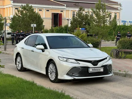 Toyota Camry 2019 года за 15 100 000 тг. в Шымкент – фото 4