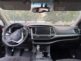 Toyota Highlander 2014 годаүшін15 350 000 тг. в Алматы
