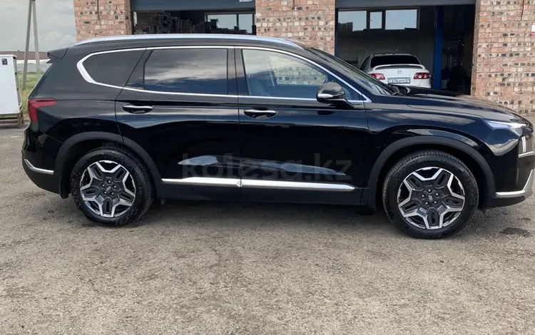 Hyundai Santa Fe 2023 года за 15 300 000 тг. в Астана
