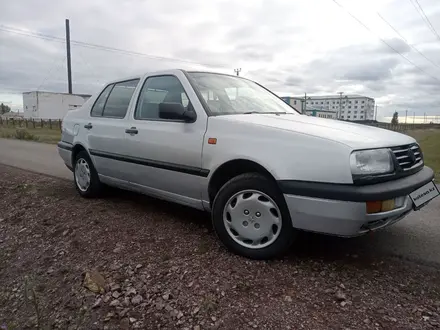 Volkswagen Vento 1993 года за 1 550 000 тг. в Атбасар