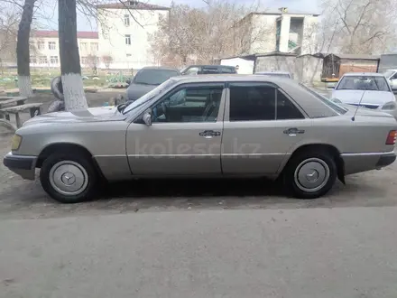 Mercedes-Benz E 200 1991 года за 3 200 000 тг. в Семей – фото 2