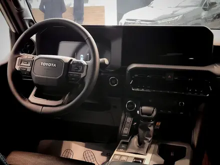 Toyota Land Cruiser Prado Luxe 2025 года за 51 890 000 тг. в Астана – фото 4