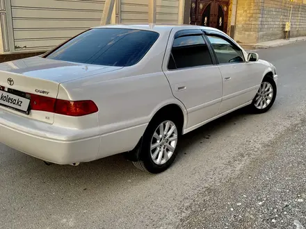 Toyota Camry 2000 года за 3 700 000 тг. в Шымкент – фото 2