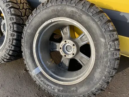 R20 Pcd 5/150 ET40 Ширина 9j. С резиной 305/55/20 Mickey Thompson за 650 000 тг. в Алматы – фото 11