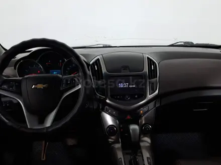 Chevrolet Cruze 2014 года за 3 000 000 тг. в Астана – фото 14