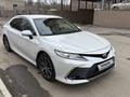 Toyota Camry 2023 года за 19 000 000 тг. в Усть-Каменогорск – фото 2
