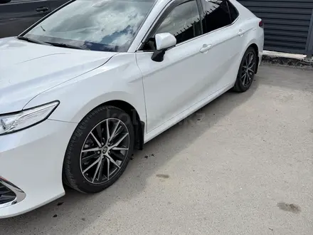 Toyota Camry 2023 года за 19 000 000 тг. в Усть-Каменогорск – фото 4