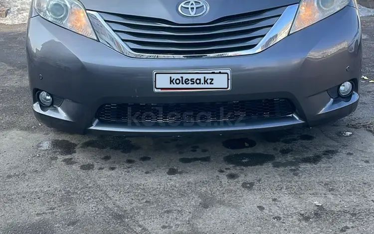 Toyota Sienna 2013 года за 13 000 000 тг. в Алматы