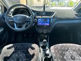 Kia Rio 2015 годаfor4 800 000 тг. в Атырау – фото 3