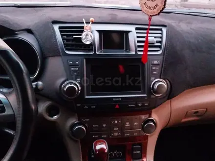 Toyota Highlander 2013 года за 15 000 000 тг. в Семей – фото 2