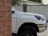 Toyota Hilux 2022 годаfor20 000 000 тг. в Жанаозен – фото 2