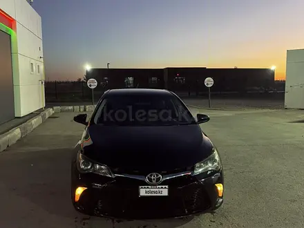 Toyota Camry 2015 года за 6 200 000 тг. в Актобе – фото 3