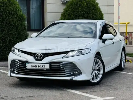 Toyota Camry 2018 года за 13 700 000 тг. в Алматы – фото 13