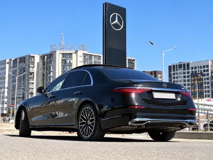 Mercedes-Benz S 580 2022 года за 75 000 000 тг. в Астана – фото 3