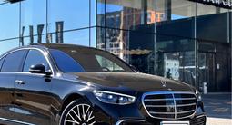 Mercedes-Benz S 580 2022 года за 75 000 000 тг. в Астана – фото 2