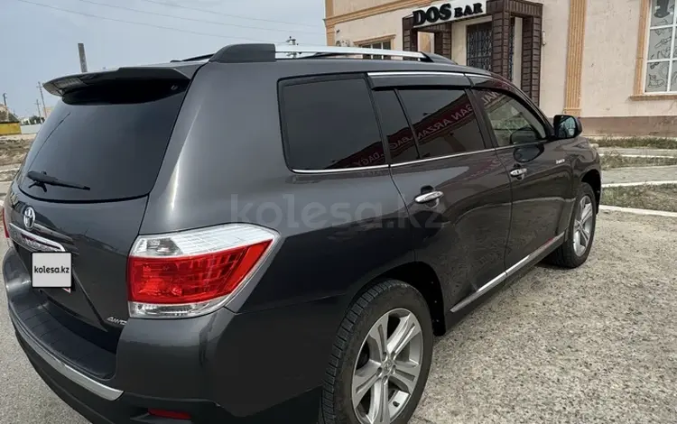 Toyota Highlander 2013 года за 10 200 000 тг. в Актау