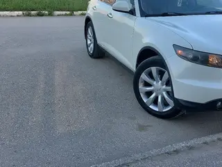 Infiniti FX35