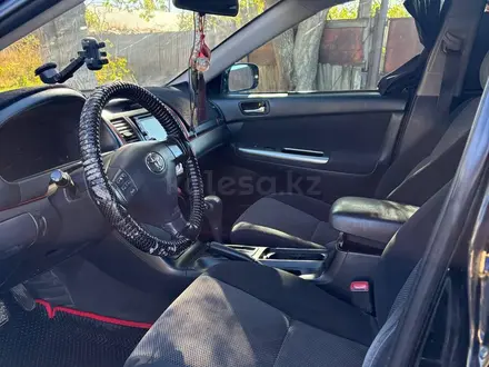 Toyota Camry 2005 года за 4 500 000 тг. в Актобе – фото 4