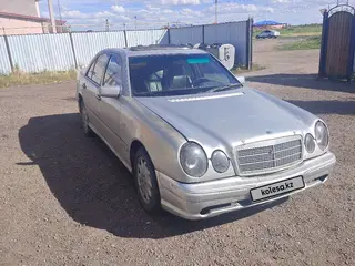 Mercedes-Benz E 230