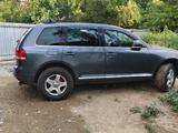 Volkswagen Touareg 2004 года за 3 800 000 тг. в Тараз – фото 2