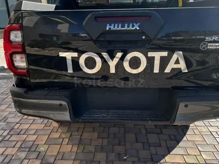 Toyota Hilux 2022 года за 23 500 000 тг. в Актау