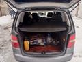 Volkswagen Touran 2004 года за 3 000 000 тг. в Лисаковск – фото 7