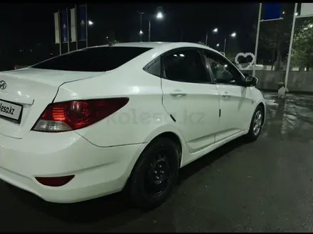 Hyundai Accent 2013 года за 4 400 000 тг. в Усть-Каменогорск – фото 2