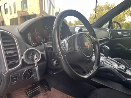 Porsche Cayenne 2013 года за 14 700 000 тг. в Алматы – фото 10