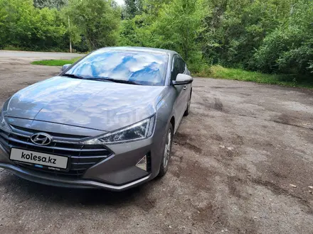Hyundai Elantra 2020 года за 6 800 000 тг. в Семей – фото 3