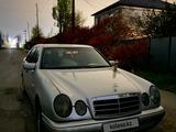 Mercedes-Benz E 200 1999 годаfor2 200 000 тг. в Алматы – фото 2