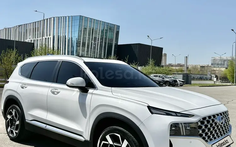 Hyundai Santa Fe 2021 года за 16 000 000 тг. в Астана