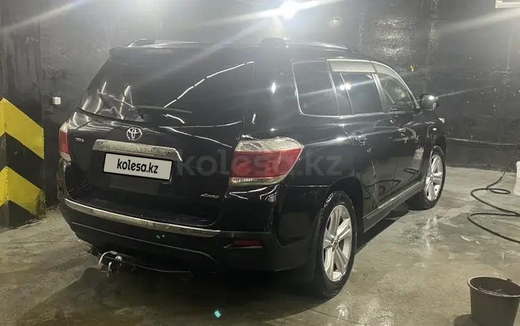 Toyota Highlander 2010 года за 11 500 000 тг. в Караганда