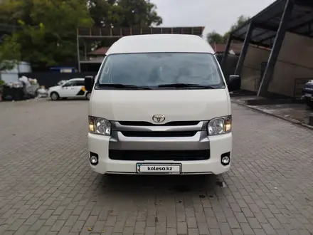 Toyota Hiace 2014 года за 14 000 000 тг. в Алматы