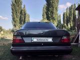 Mercedes-Benz E 230 1991 годаfor900 000 тг. в Тараз – фото 4
