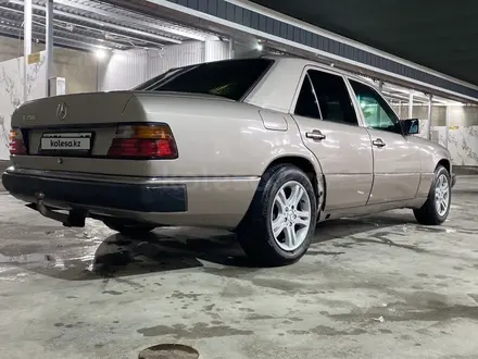 Mercedes-Benz E 280 1993 года за 2 000 000 тг. в Алматы – фото 3