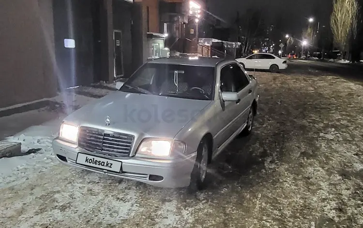 Mercedes-Benz C 220 1994 годаfor1 800 000 тг. в Астана