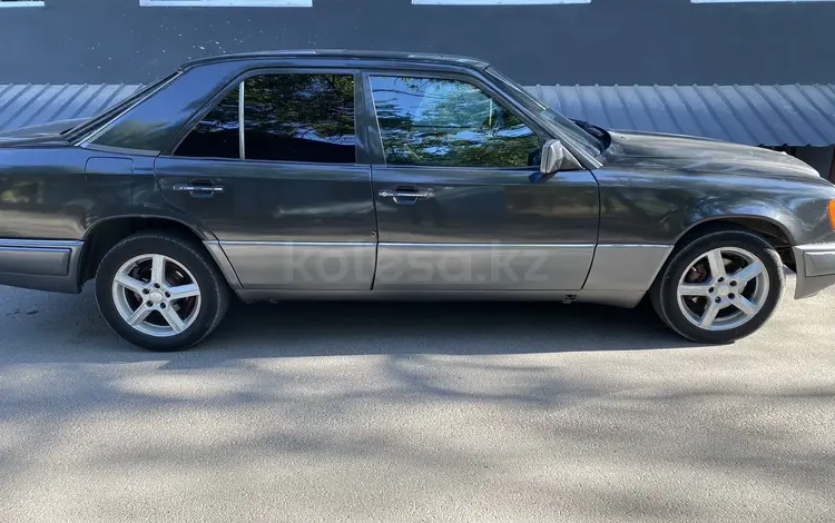 Mercedes-Benz E 280 1994 годаfor2 200 000 тг. в Талдыкорган