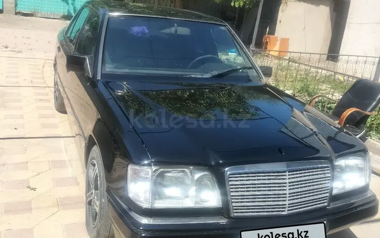 Mercedes-Benz E 320 1993 годаfor2 250 000 тг. в Алматы