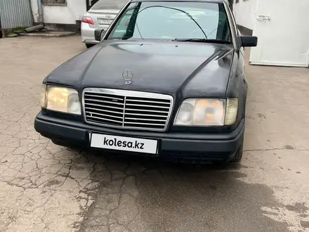 Mercedes-Benz E 200 1993 года за 1 600 000 тг. в Алматы